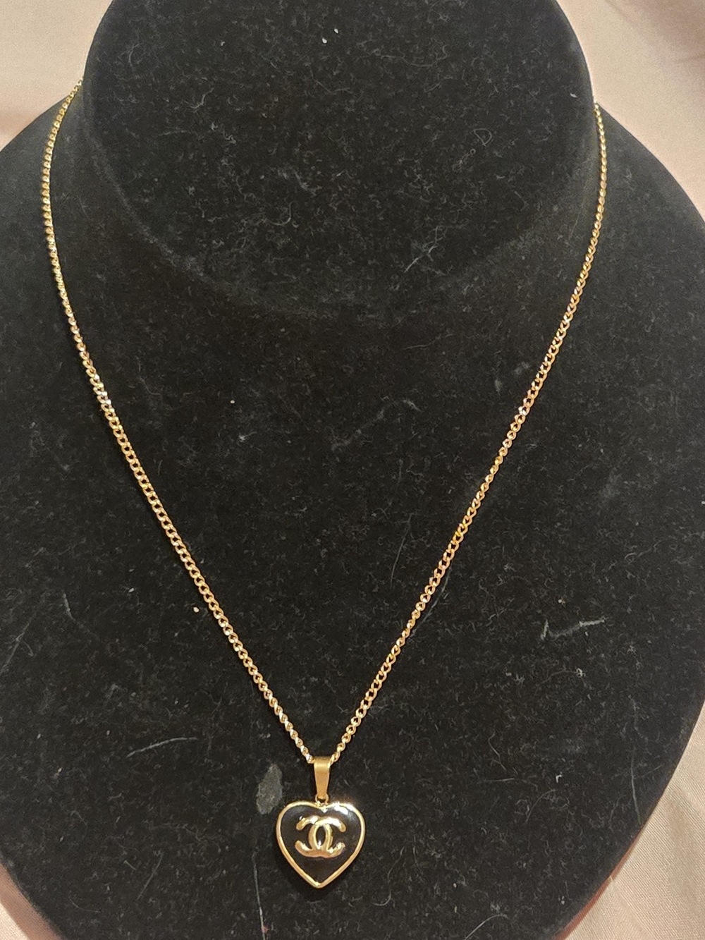 18kgp Dubai Jewelry Gold & Black Heart Pendant Necklace - Picture 3 of 9
